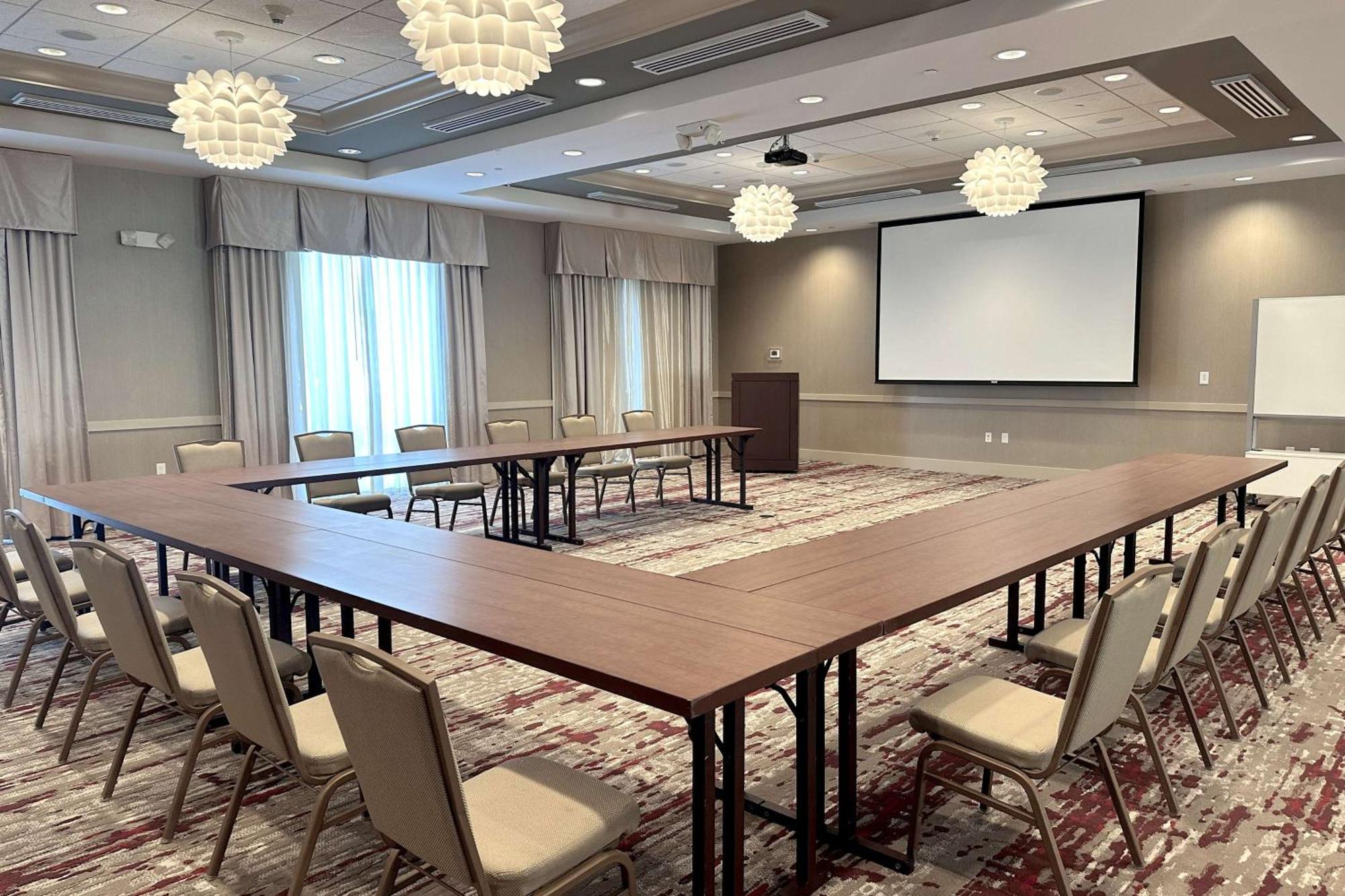 Hilton Garden Inn Олатей Екстериор снимка