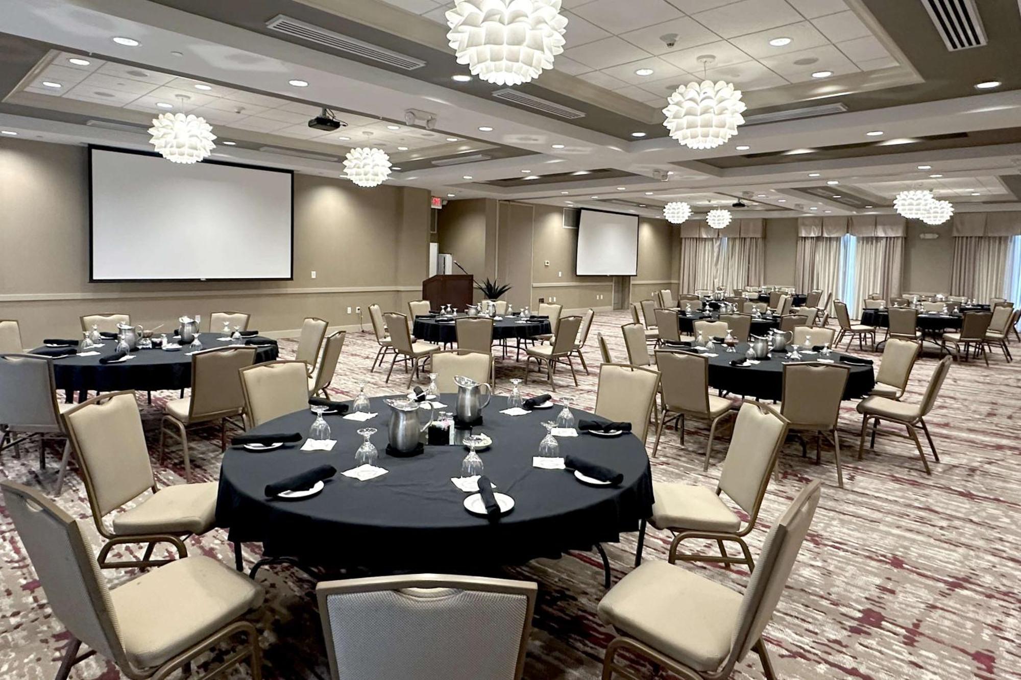 Hilton Garden Inn Олатей Екстериор снимка